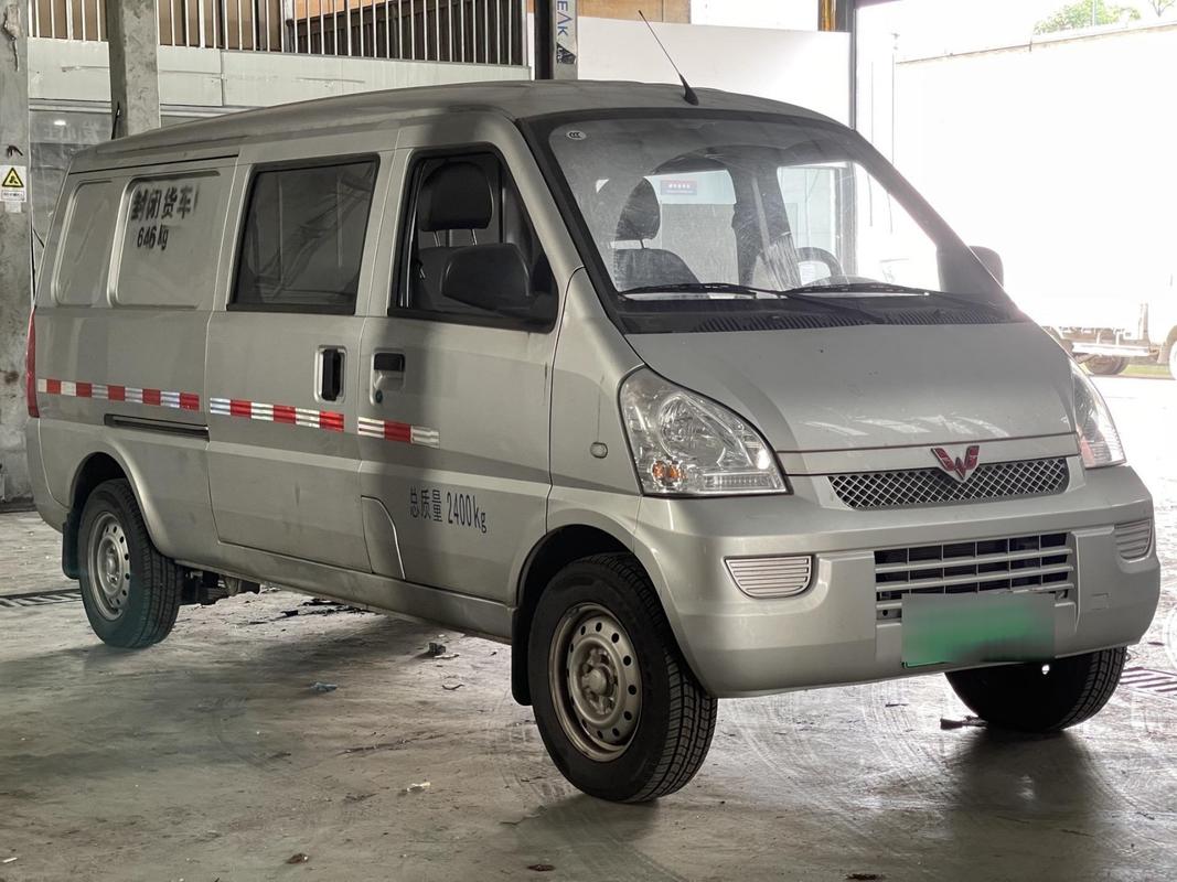 五菱新款箱式貨運車五菱的箱式貨車