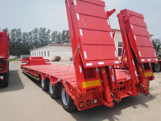 碼頭貨運(yùn)掛車碼頭貨運(yùn)掛車圖片大全